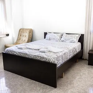 Center Two Private Bedrooms Near Scanderbeg Square On Shared Tirana